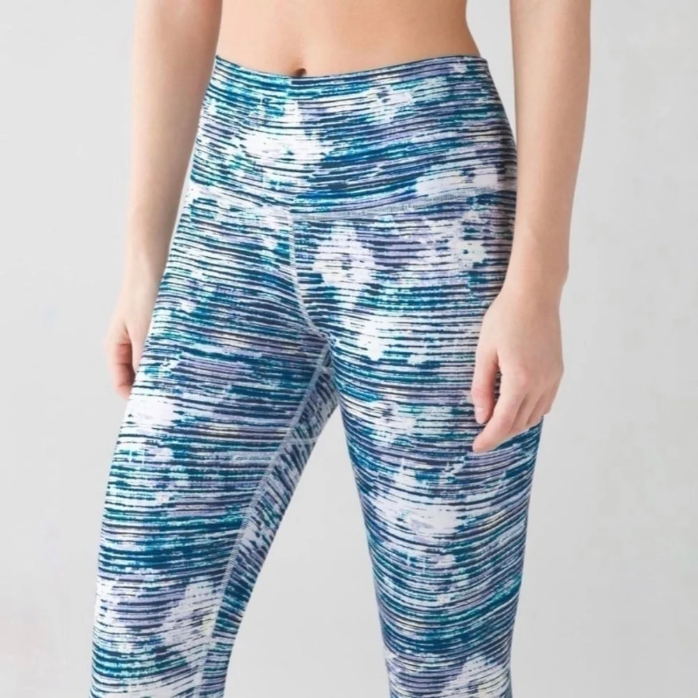 Lululemon True Self Crop II Blurry Belle Multi